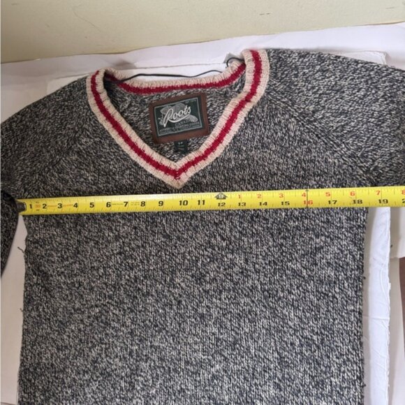 Roots Canada Cotton Cabin V Neck Knit Sweater Cozy Chucky Neutral Gray Red Tan S - Picture 14 of 15